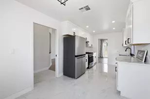 8300 Elkpoint Ct, Sacramento, CA 95828 - Photo 24