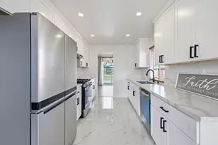 8300 Elkpoint Ct, Sacramento, CA 95828 - Photo 26