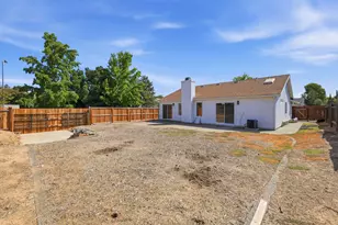 8300 Elkpoint Ct, Sacramento, CA 95828 - Photo 36