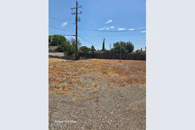 615 Madrone Street, Los Banos, CA 93635 - Photo 2