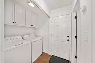 4752 67th St, Sacramento, CA 95820 - Photo 12