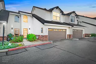 4752 67th St, Sacramento, CA 95820 - Photo 2