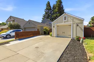 2410 Seamist Dr, Sacramento, CA 95833 - Photo 40