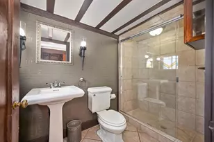 2230 Capitol Ave, Sacramento, CA 95816 - Photo 30