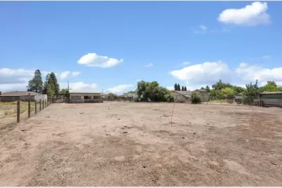7493 E Highway 26, Stockton, CA 95215 - Photo 40