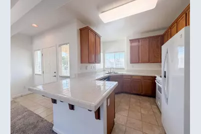 431 Summer Garden Way, Sacramento, CA 95833 - Photo 2