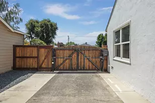 206 S Fairmont Ave, Lodi, CA 95240 - Photo 58
