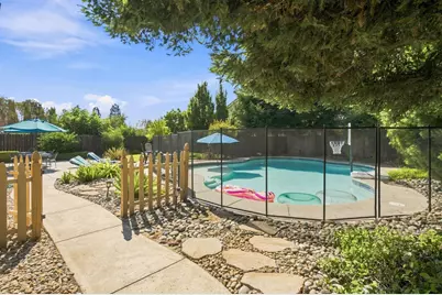 1092 Heartland Drive, Manteca, CA 95337 - Photo 2
