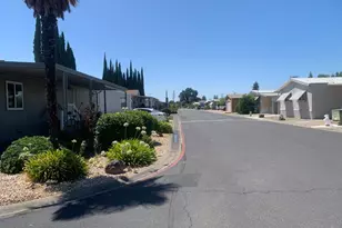 Chantilly Ln, Sacramento, CA 95828 - Photo 36