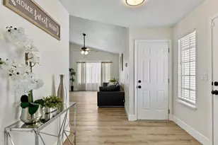 437 Silver Crest Cir, Rio Linda, CA 95673 - Photo 2