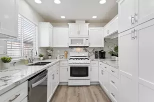 437 Silver Crest Cir, Rio Linda, CA 95673 - Photo 12