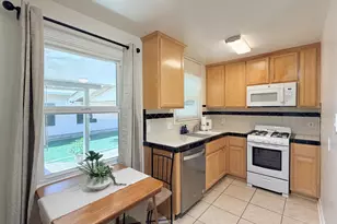 327 J St, Davis, CA 95616 - Photo 12