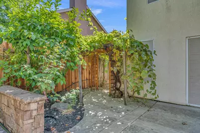 2220 Thurton Drive, Roseville, CA 95747 - Photo 58
