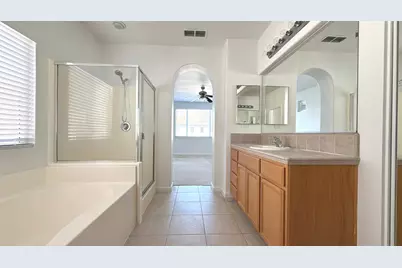 1952 Lonnie Beck Way, Stockton, CA 95209 - Photo 22