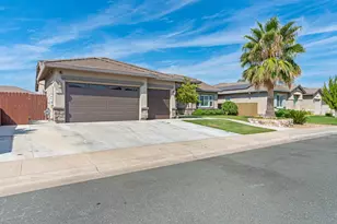 784 Aparicio Way, Galt, CA 95632 - Photo 2