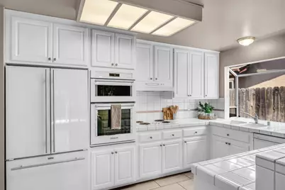 8146 Caribbean Way, Sacramento, CA 95826 - Photo 4