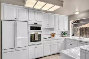 8146 Caribbean Way, Sacramento, CA 95826 - Photo 4