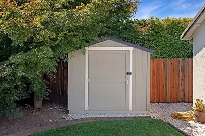 8146 Caribbean Way, Sacramento, CA 95826 - Photo 32