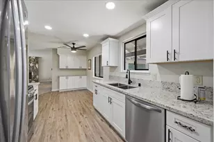 6820 Arabella Way, Sacramento, CA 95831 - Photo 8