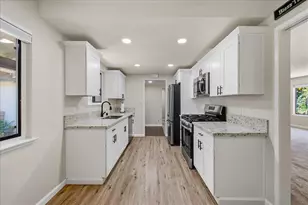 6820 Arabella Way, Sacramento, CA 95831 - Photo 10