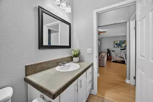 La Fiesta Way, Sacramento, CA 95828 - Photo 28