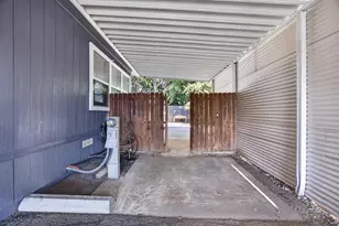 La Fiesta Way, Sacramento, CA 95828 - Photo 36