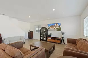 10368 Tower Hl Dr, Stockton, CA 95219 - Photo 12