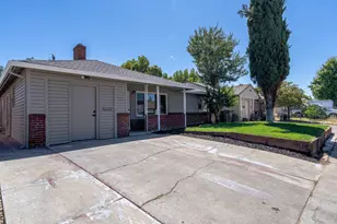 4941 Alcott Dr, Sacramento, CA 95820 - Photo 2