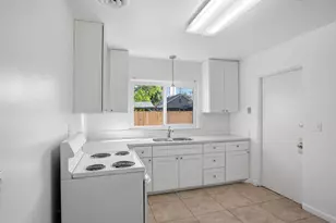 1102 Blair Ave, Modesto, CA 95350 - Photo 10