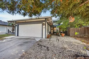 5340 Blue Sapphire Ct, Elk Grove, CA 95758 - Photo 2