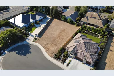 2425 Interlaken Court, Lodi, CA 95242 - Photo 4