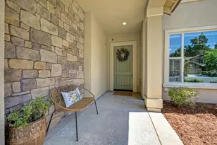 18 Triumph Ct, Sacramento, CA 95831 - Photo 2