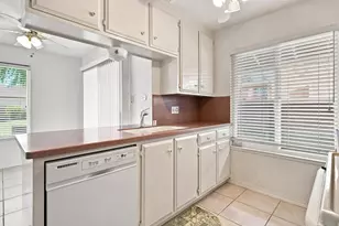 3746 W Benjamin Holt Dr, Stockton, CA 95219 - Photo 16