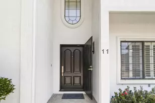 11 River Garden Ct, Sacramento, CA 95831 - Photo 4