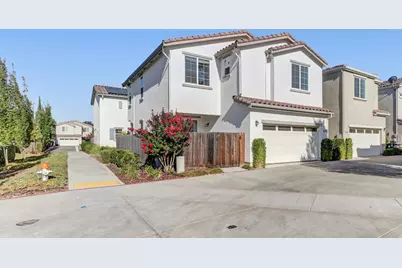 7820 Zaragoza Walk, Sacramento, CA 95823 - Photo 38