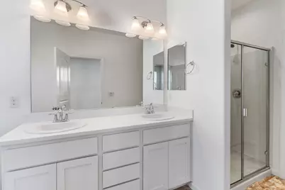 7820 Zaragoza Walk, Sacramento, CA 95823 - Photo 24