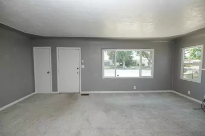 325 Oakshire Avenue, Modesto, CA 95354 - Photo 8