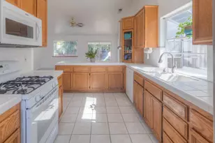 550 E 10th St, Lincoln, CA 95648 - Photo 14