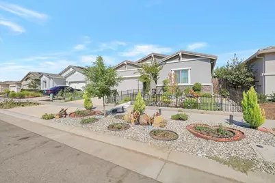789 Chalice Creek Drive, Plumas Lake, CA 95961 - Photo 2
