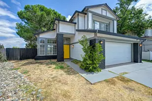 6431 Canyon Creek Way, Elk Grove, CA 95758 - Photo 2