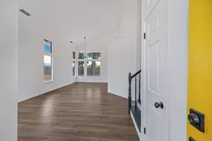 6431 Canyon Creek Way, Elk Grove, CA 95758 - Photo 4