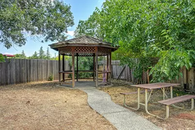 6431 Canyon Creek Way, Elk Grove, CA 95758 - Photo 56