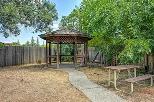 6431 Canyon Creek Way, Elk Grove, CA 95758 - Photo 56