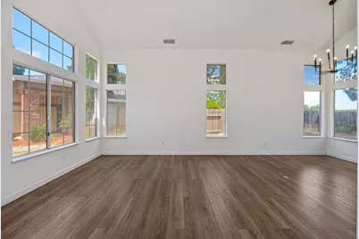 6431 Canyon Creek Way, Elk Grove, CA 95758 - Photo 10