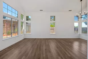 6431 Canyon Creek Way, Elk Grove, CA 95758 - Photo 10