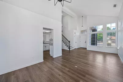 6431 Canyon Creek Way, Elk Grove, CA 95758 - Photo 6