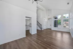 6431 Canyon Creek Way, Elk Grove, CA 95758 - Photo 6