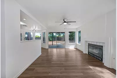 6431 Canyon Creek Way, Elk Grove, CA 95758 - Photo 12