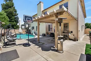 10236 Stathos Dr, Elk Grove, CA 95757 - Photo 62