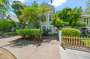 2706 F St, Sacramento, CA 95816 - Photo 2